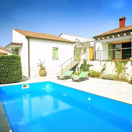 Spacious Villa In Parecag With A Swimming Pool Sečovlje 外观 照片